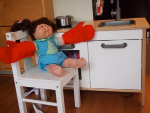 Dolly & oven mitts